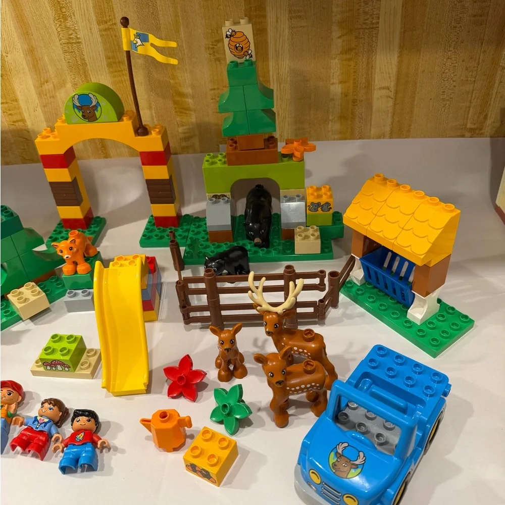 LEGO Duplo park forest play Adventure Set - Multicolor